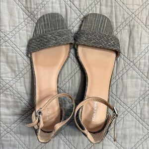 NWOT Maurices Gray Minimalist Design Ankle Strap